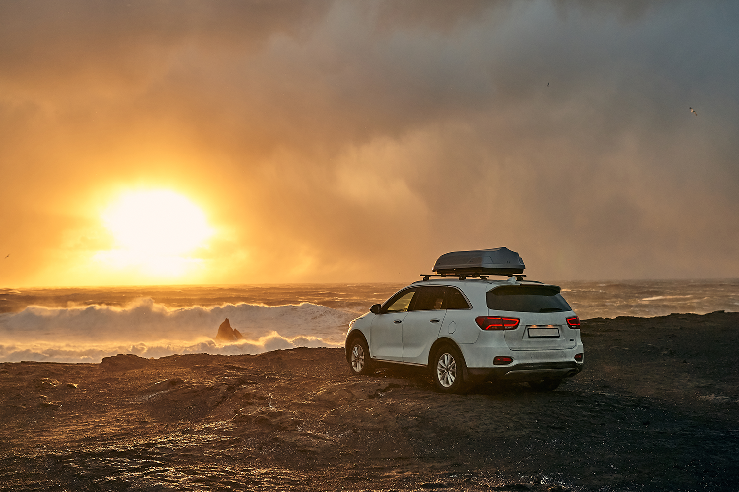 Jak zamontować bagażnik dachowy?