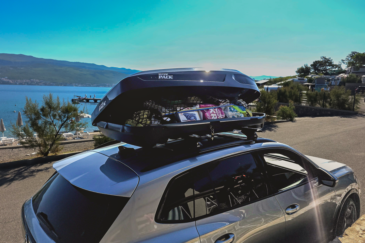 Jak dobrać box dachowy do samochodu? Praktyczny poradnik dla kierowców