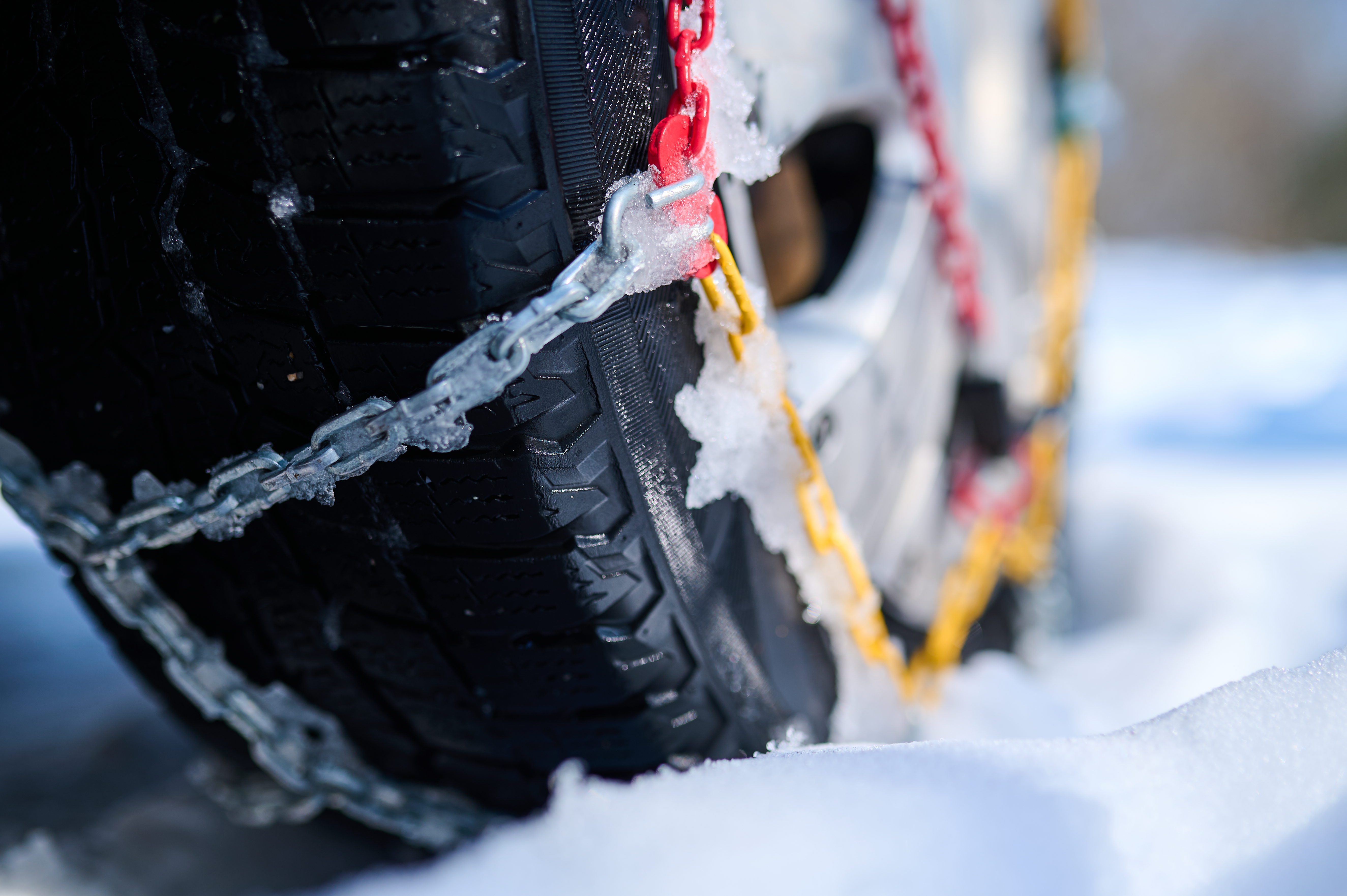 Czy łańcuchy niszczą opony?