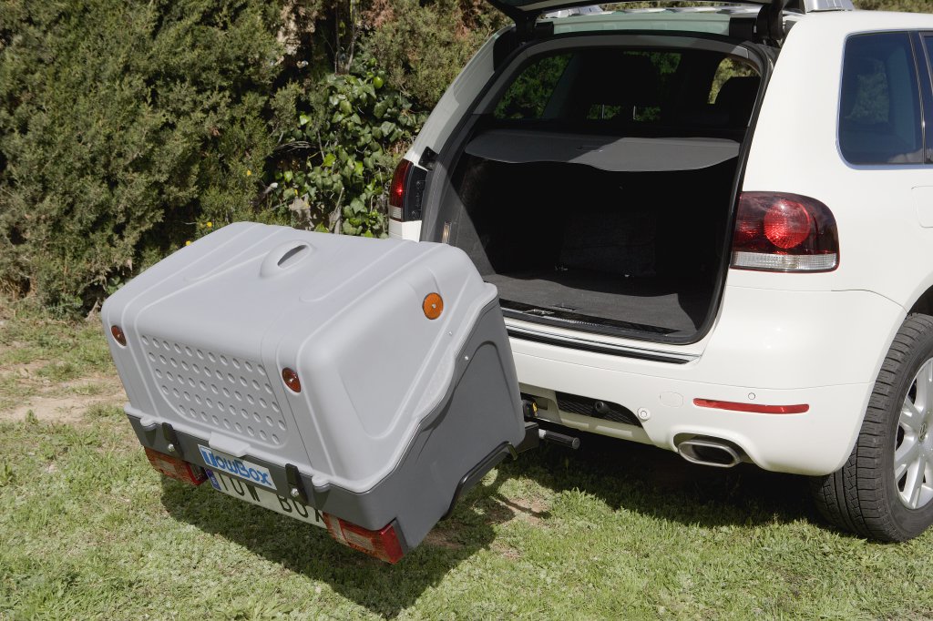 Towbox V1 Silver Edition - bagażnik box montowany na hak